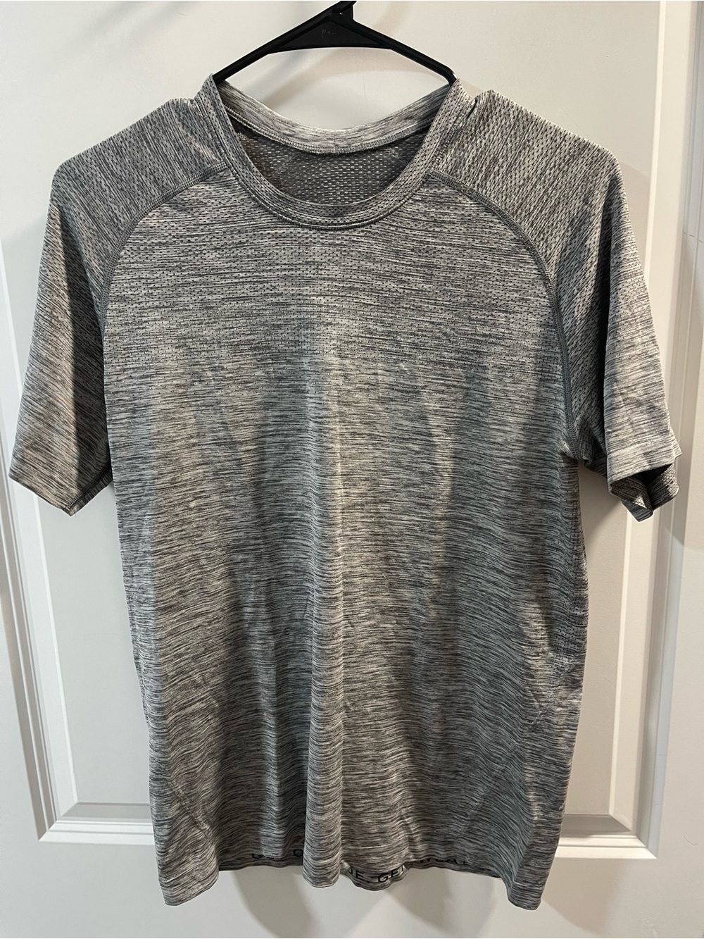 lululemon athletica Men's Heathered Grey Short Sleeve Performance Tee